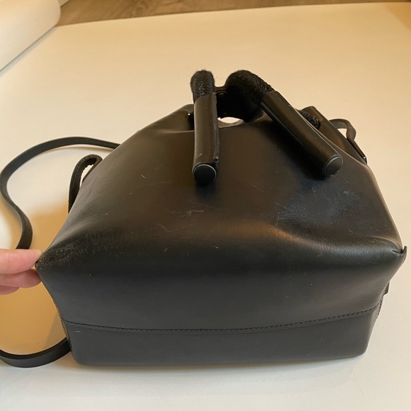 The Stowe black leather bucket bag - Picture 5 of 5